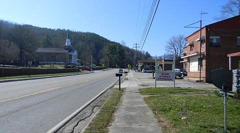 2nd image of 1029 Main St
