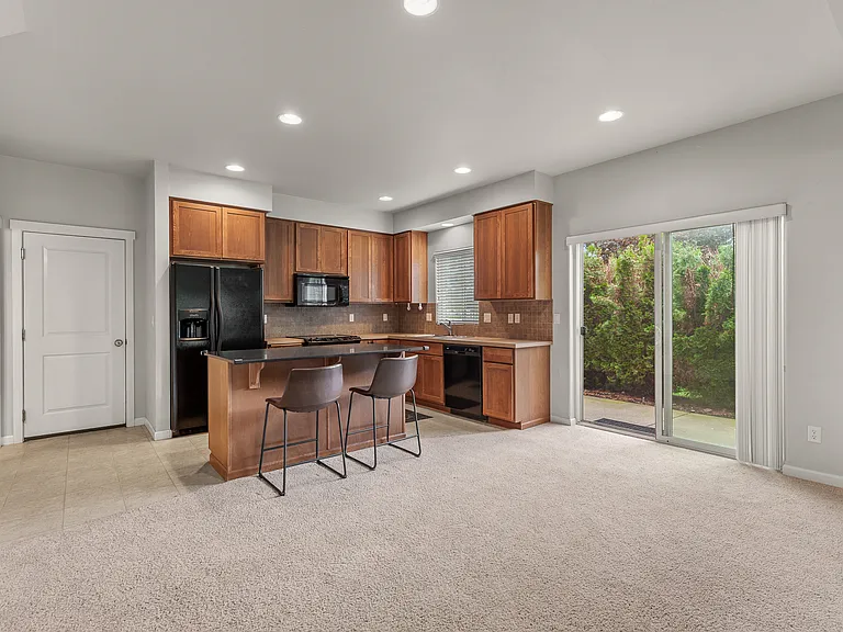 6434 N Descartes Dr — Photo 3