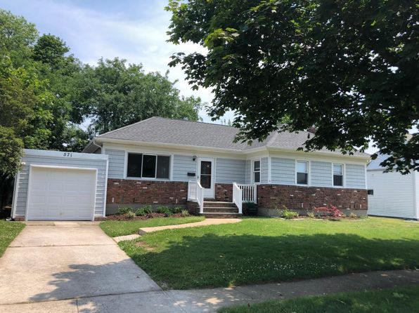 571 Center Chicot Ave
