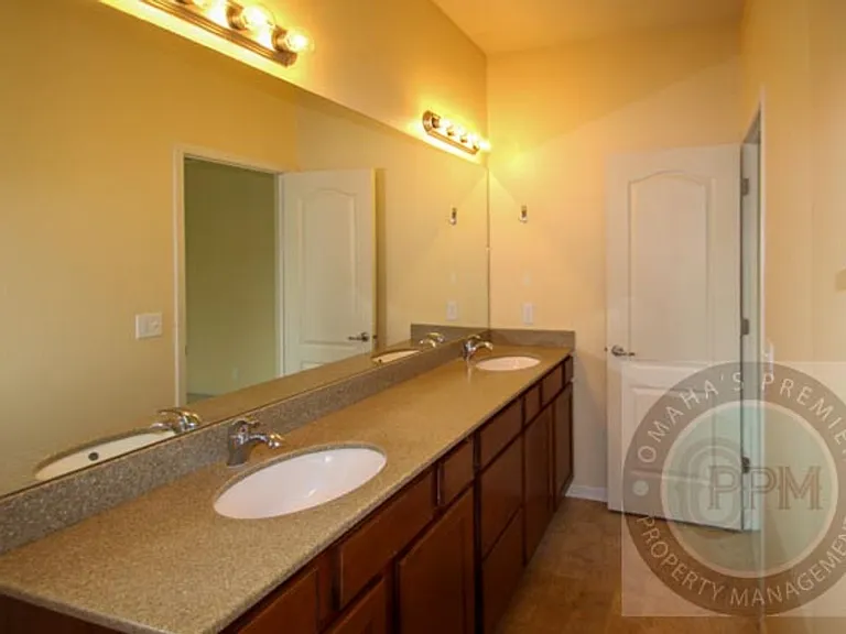 809 Lake Tahoe Dr — Photo 15
