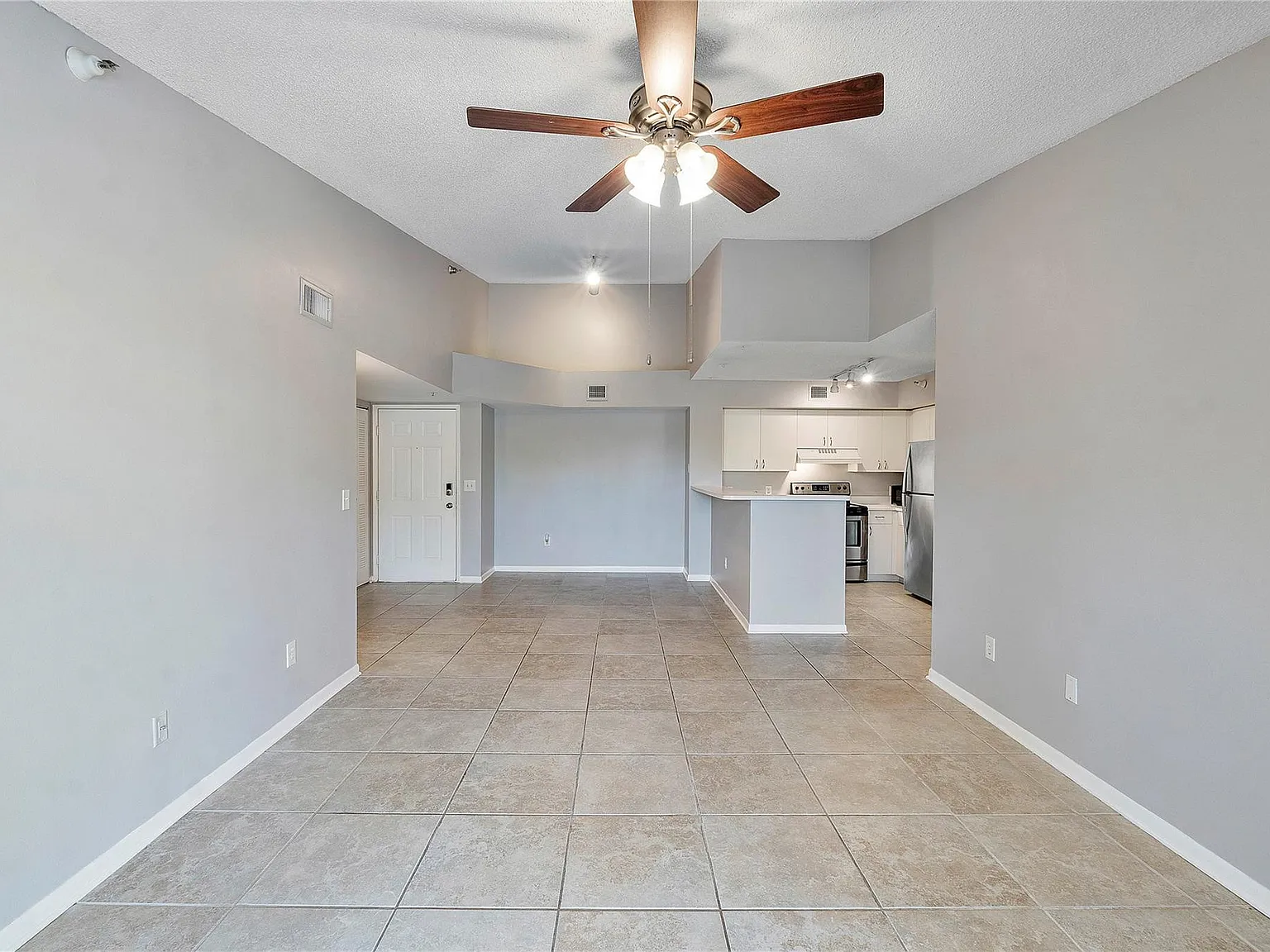 2 bed, 2.0 bath, 1105 sqft, $2,200 — Photo 3