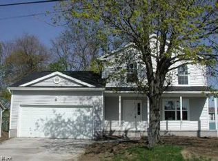 953 Moeller Ave, Akron, OH 44307