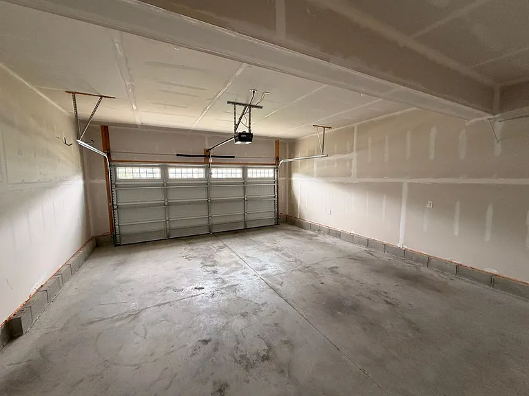 935 Green Valley — Photo 32