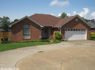 2225 Maplewood Dr, Conway, AR 72032