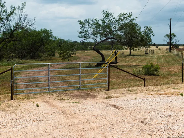 310 western LOT 30537, Leesville, TX 78122