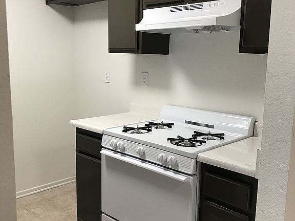 3rd image of 3043 E 15th St APT 1