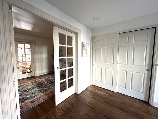 Rented by Compass | media 7