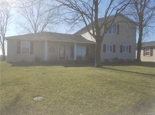 140 E Masonic Dr, Nashville, IL 62263