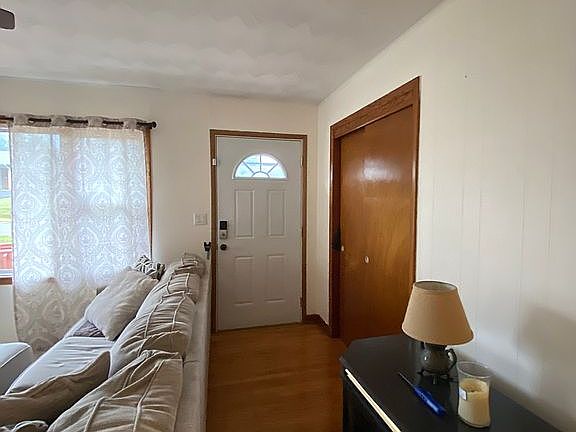 5th image of 144 Sutherland Dr