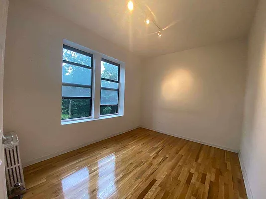 Rented by Lang Realty LLC | media 6