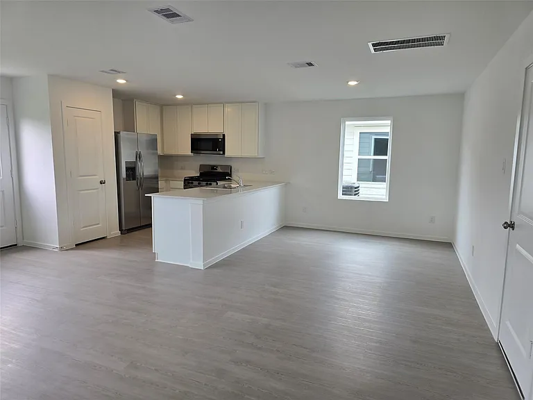 25560 Blossom Ct — Photo 6