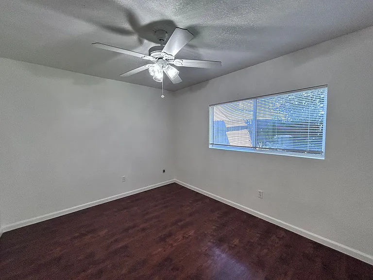 3148-3150 Laurelhurst Dr — Photo 11