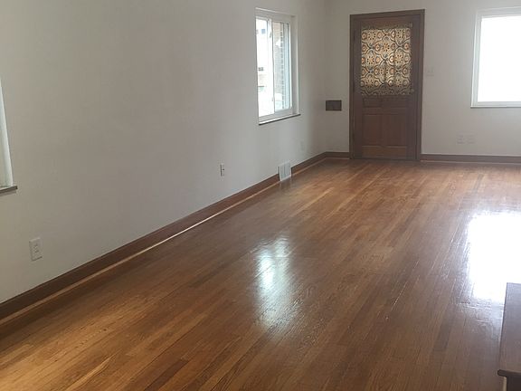 4th image of 3161-3163 Indianola Ave