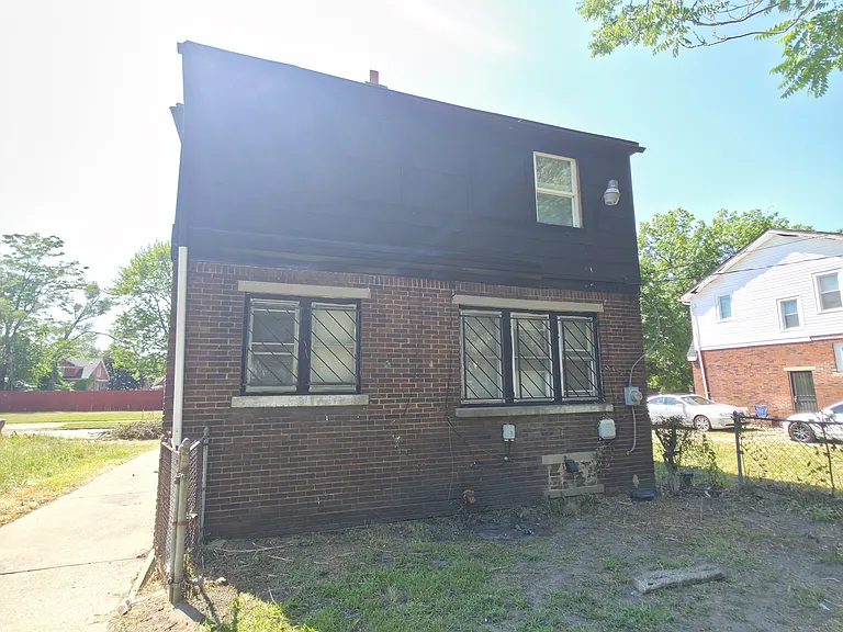 15760 Littlefield St — Photo 32