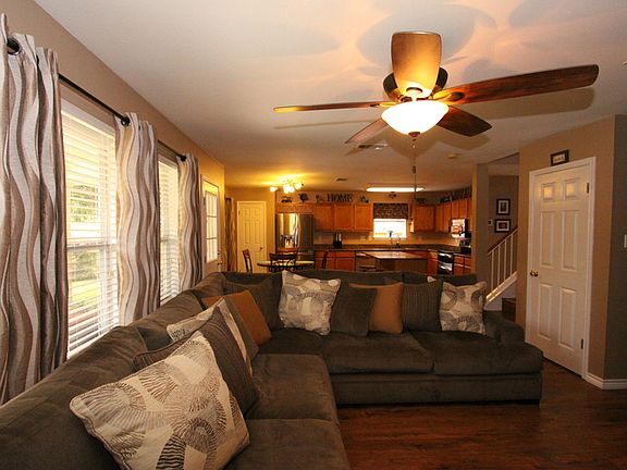 2nd image of 3423 Tumblewood Trl