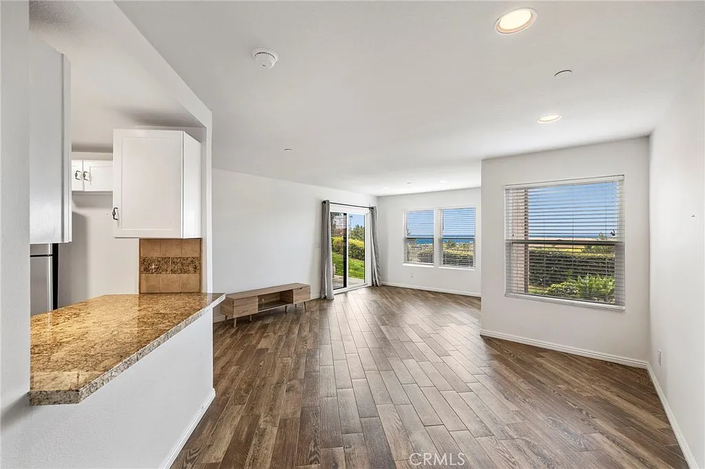 Building Photo - 1056 Calle Del Cerro