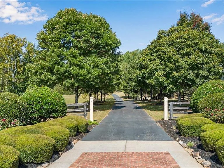8335 Hurakan Creek Xing — Photo 2