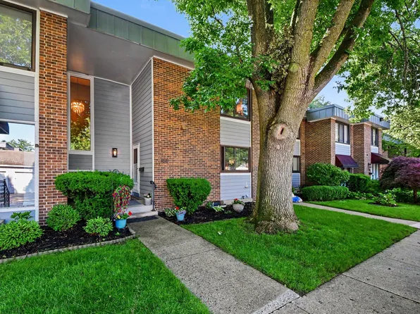 2424 E Collier Ave SE, Kentwood, MI 49546