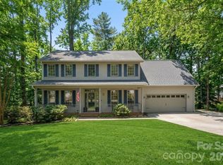 242 Windsor Forest Cir, Fletcher, NC 28732