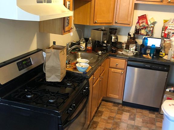 2nd image of 1633 N Rockwell St #3