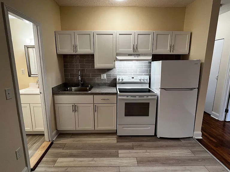 888 Huntington Ave #7 — Photo 1