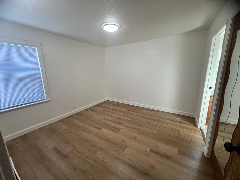 1625 Mono Ave #1625 — Photo 5