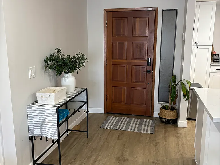 1316 E Susan Ln — Photo 5