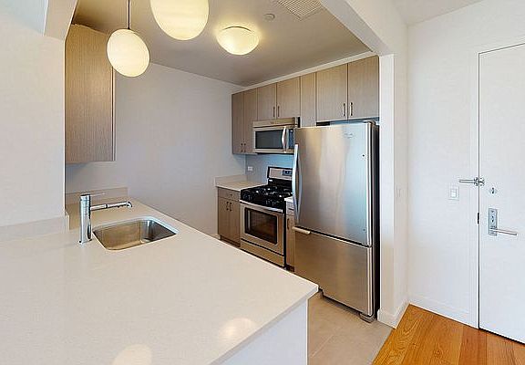 3rd image of 6155 Junction Blvd APT 10M