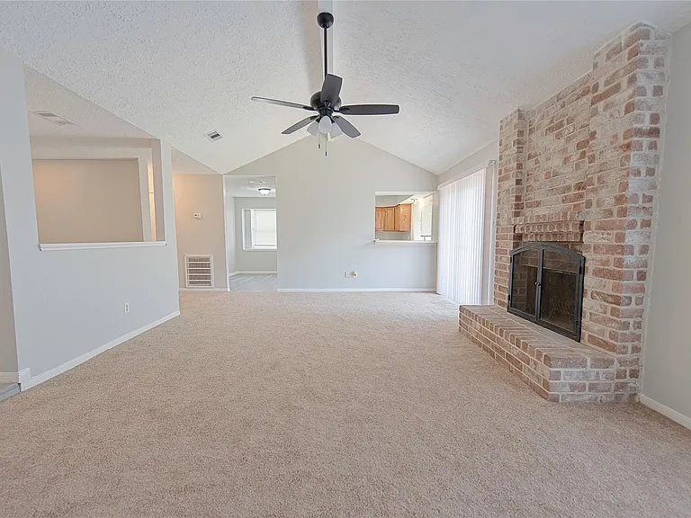 21310 Park Run Dr — Photo 4