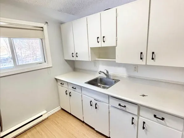 770 Riverside Dr, Fredericton, NB
