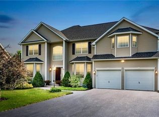 25 Thames Rd, Poughkeepsie, NY 12603