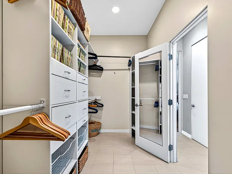 4302 Ocean View Dr — Photo 28
