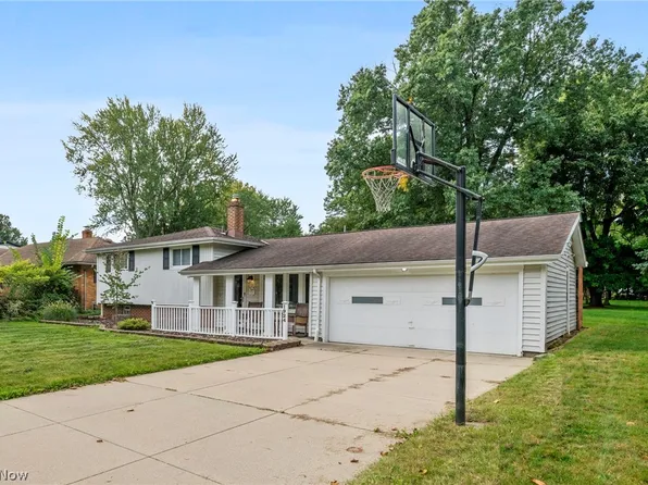 1924 Bremerton Rd, Lyndhurst, OH 44124