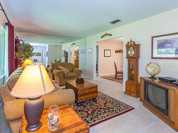 4th image of 3308 Balsam Dr
