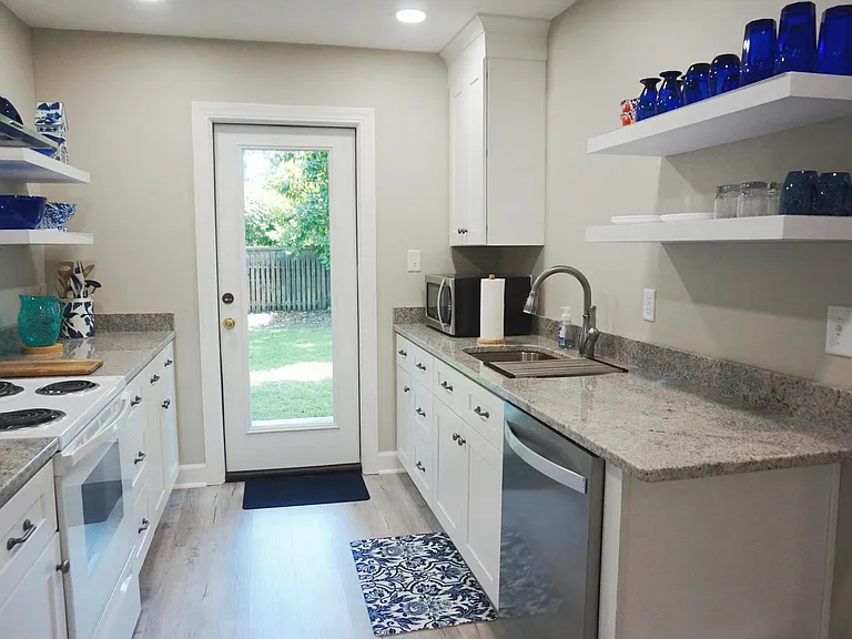 472 Kershaw Pl SE — Photo 4