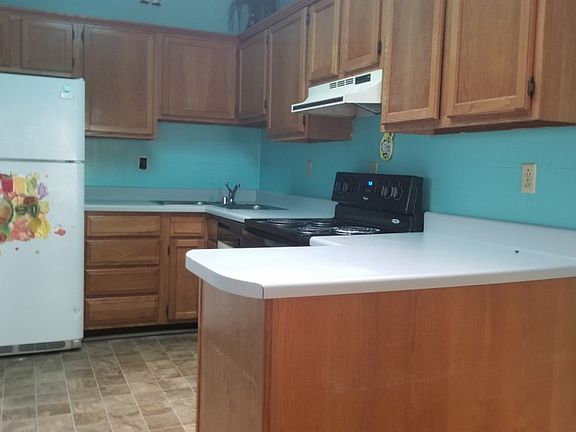 3rd image of 857 E 11th Ave