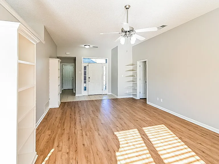 6480 Cheyenne Dr — Photo 3