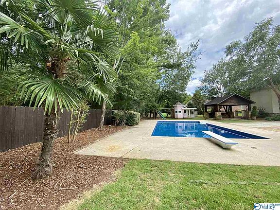 4th image of 204 Goldenrod Dr