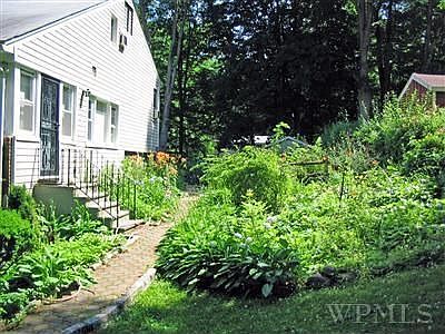 2nd image of 34 Waterbury Pkwy