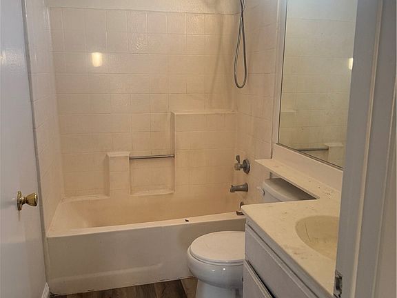 4th image of 17891 Kendall Cir