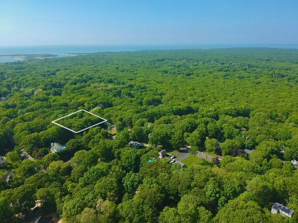 134 Woodbine Dr, East Hampton, NY 11937