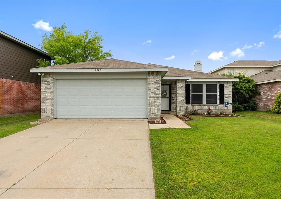 1st image of 2313 Red Oak Dr