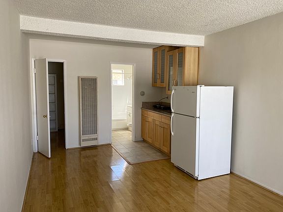 3rd image of 4043 McLaughlin Ave APT 6B
