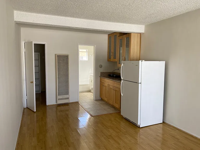 4043 McLaughlin Ave #6B — Photo 3