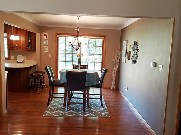 4th image of 716 Winthrop Cir