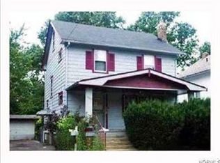 1052 Elbon Rd, Cleveland Heights, OH 44121