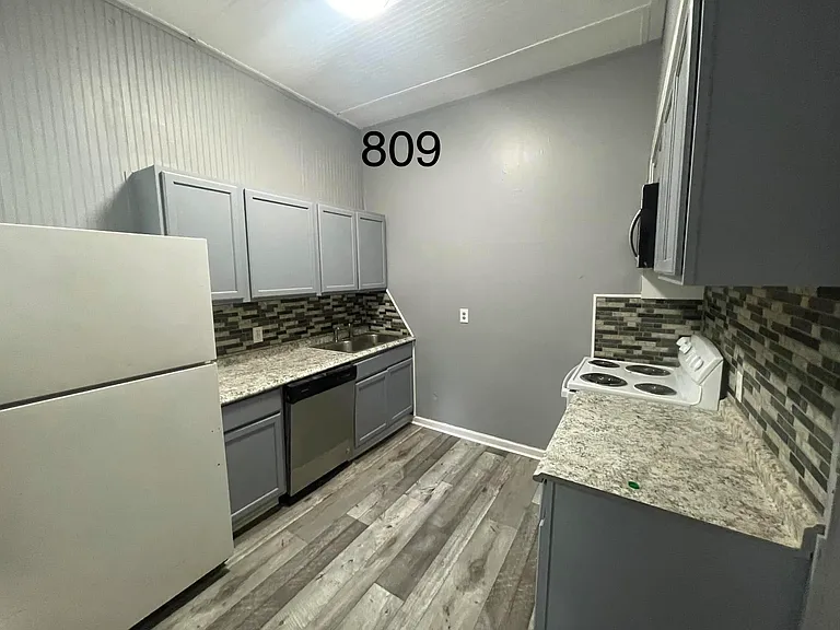 809 Rock St #809 — Photo 7