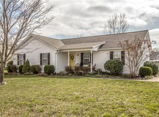 2821 Rocking Horse Ln, Murfreesboro, TN 37130