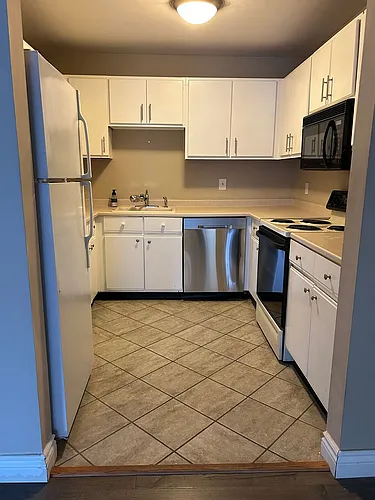 230 Gorham St #10 Photo 1