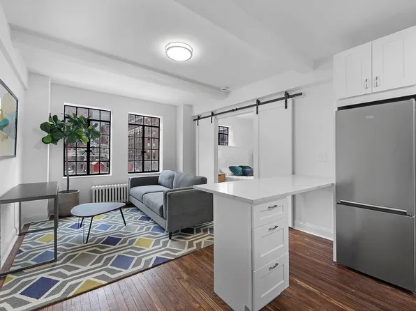 25 Tudor City Pl APT 919, Manhattan, NY 10017